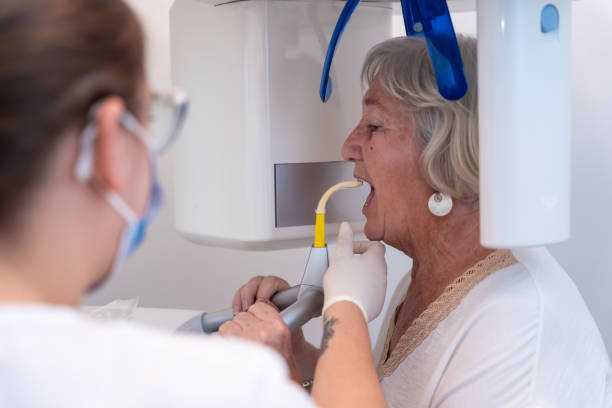 Best Emergency Tooth Extraction in Parlier, CA